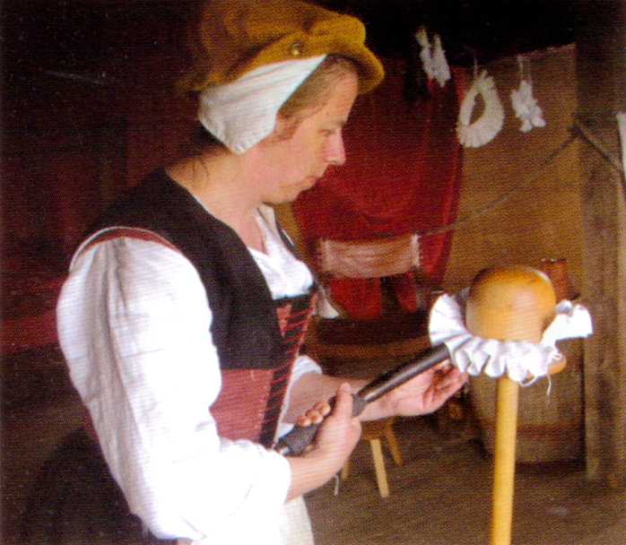 Me setting a neck ruff published in The Tudor Tailor by Ninya Mikhaila & Jane Malcolm-Davies